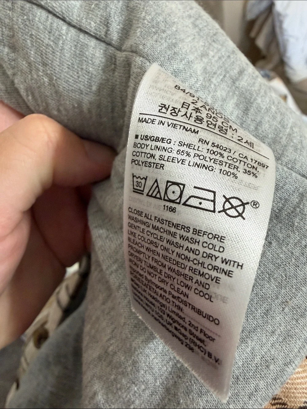 GAP 2T Plaid Button-Up Shacket in Cream and Tan